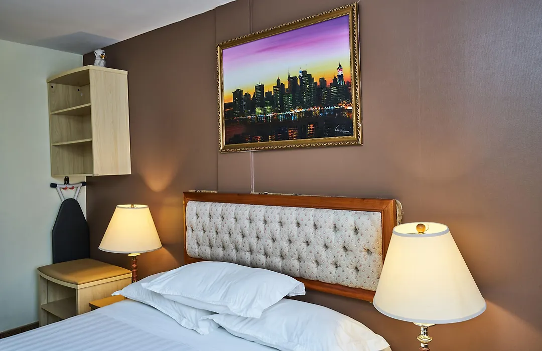 Flushing Hotel-1